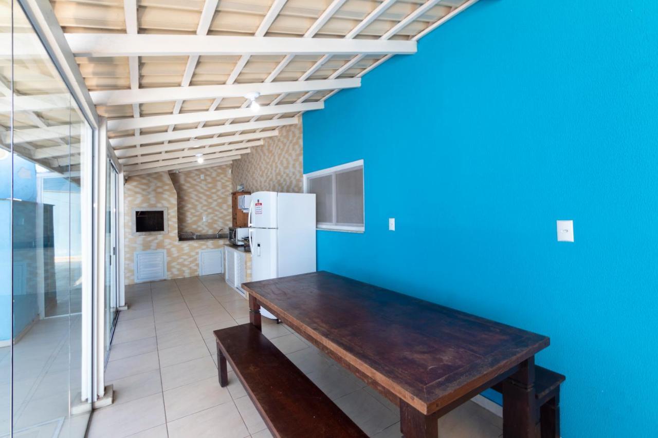 Casa Com Piscina Em Morrinhos - Rua Hortencia Бомбиняс Екстериор снимка